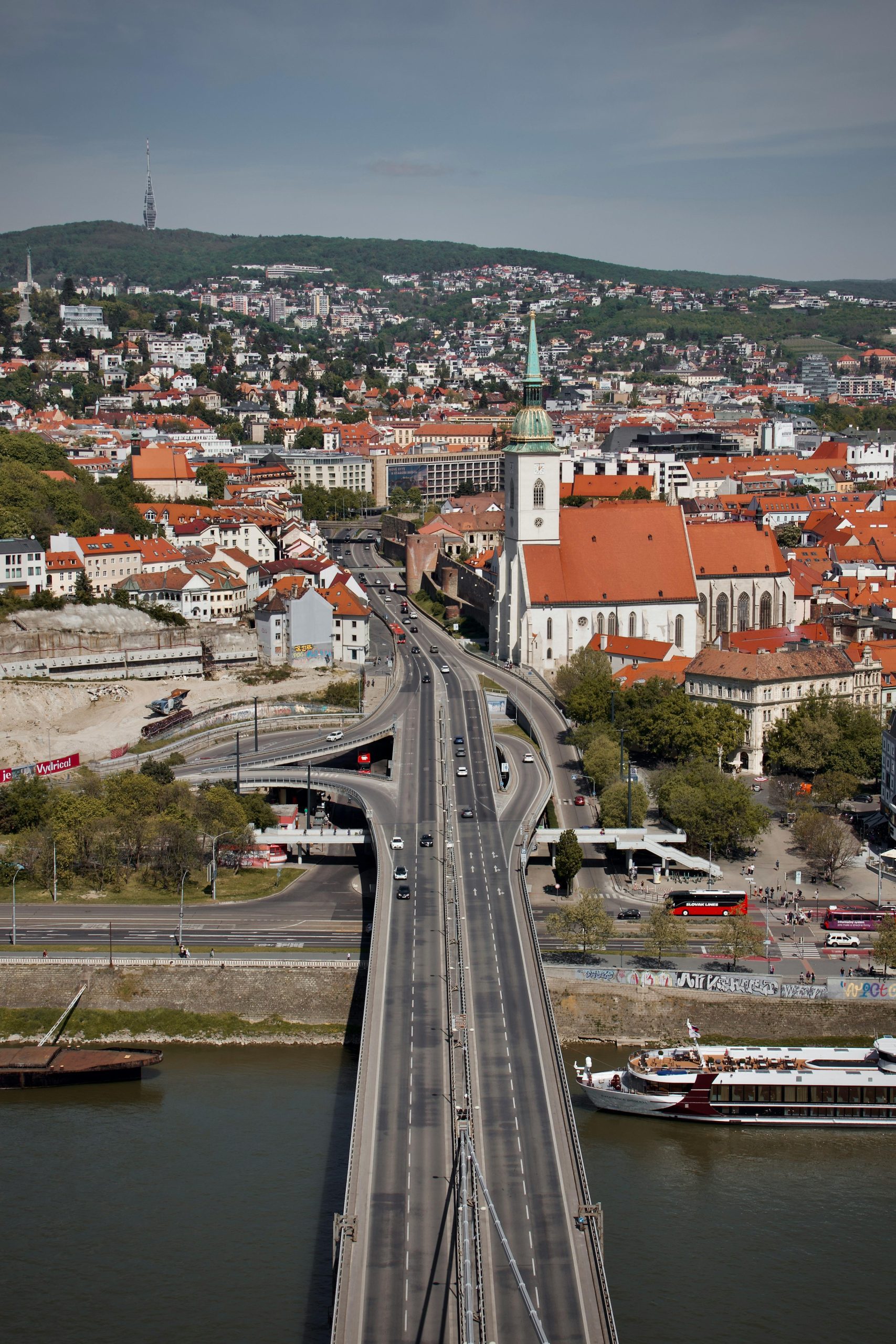 Yellow Taxi Bratislava Most